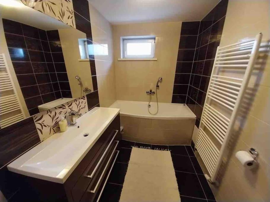 Lovely Apartment - Zilina Centrum المظهر الخارجي الصورة